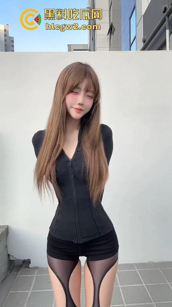 抖音222万粉丝女神【ciu7】不雅自拍外泄!19岁韩国留学生S型身材太撩人,蜂腰翘臀巨乳让人沦陷!-5