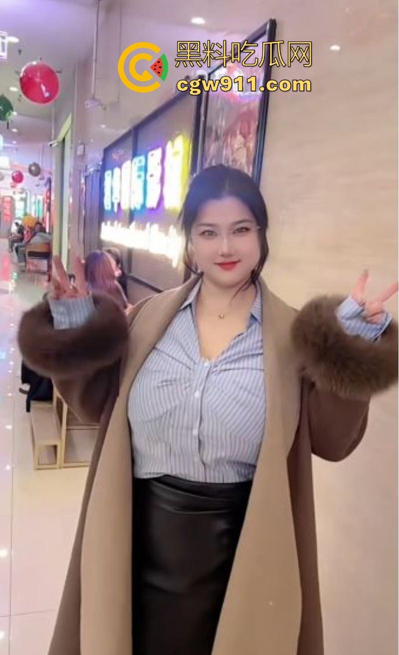 快手巨乳网红【波妞】私密私拍流出,微胖坦克吊钟乳肥臀,摇曳生姿骑乘,极品身材如视觉盛宴!-2