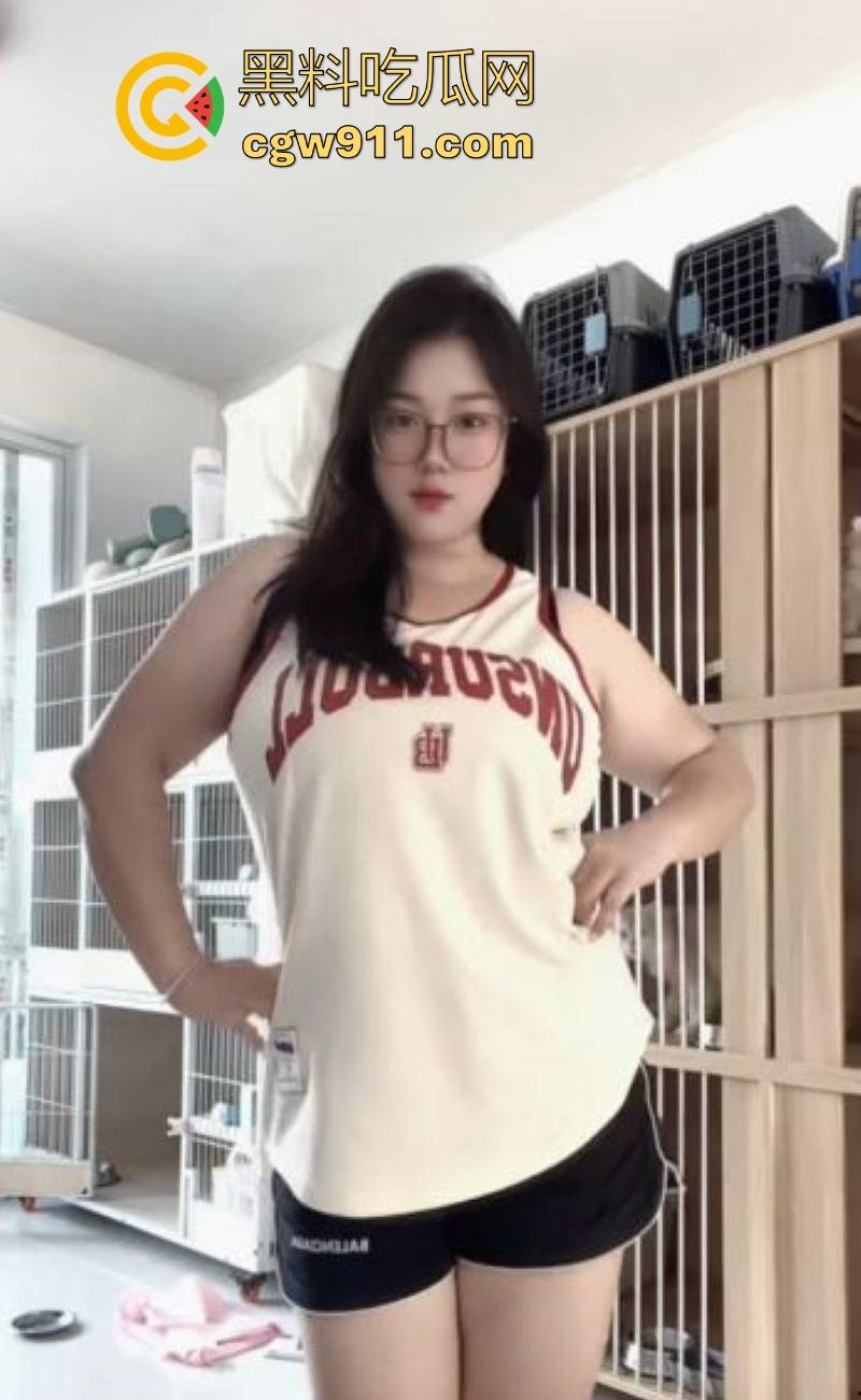 快手巨乳网红【波妞】私密私拍流出,微胖坦克吊钟乳肥臀,摇曳生姿骑乘,极品身材如视觉盛宴!-3