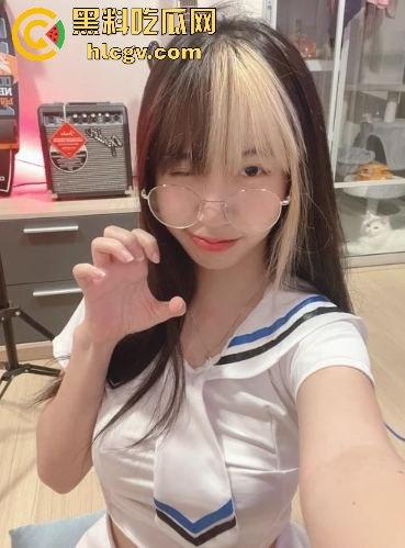 台湾妹子从素人到火辣网黄！男友曝光啪啪视频后彻底放飞自我，成了网络红人！-2