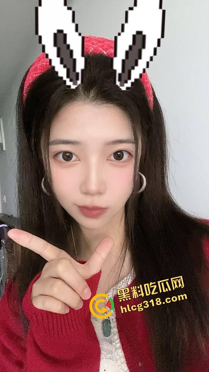 监控流出美少妇午休主动骑上丈夫要公粮,结果他睡得像死猪,儿子翻身险些撞上,枕边风都吹不醒的男人!-2