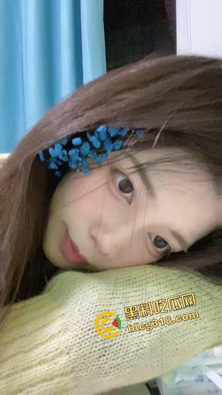 监控流出美少妇午休主动骑上丈夫要公粮,结果他睡得像死猪,儿子翻身险些撞上,枕边风都吹不醒的男人!-3