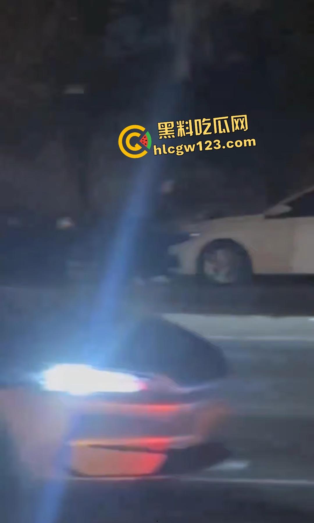 濮阳男子压女传教士猛干,淫叫快把车盖压塌了,淫水多的可以给车子洗个澡了!-8