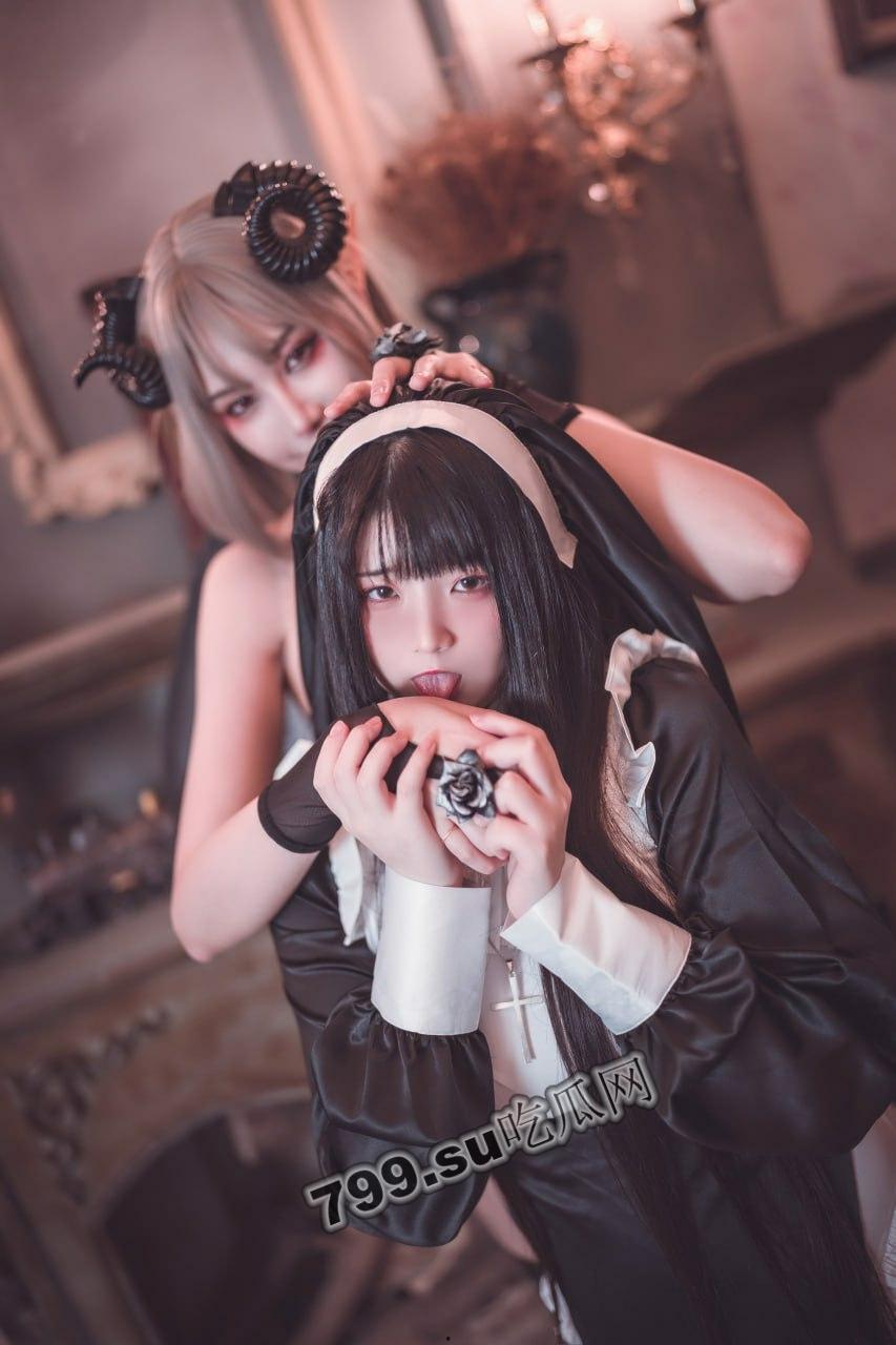 推特二次元卡哇伊 COSER 极品女神反差妹「落落 Raku」原版私拍视图二-19