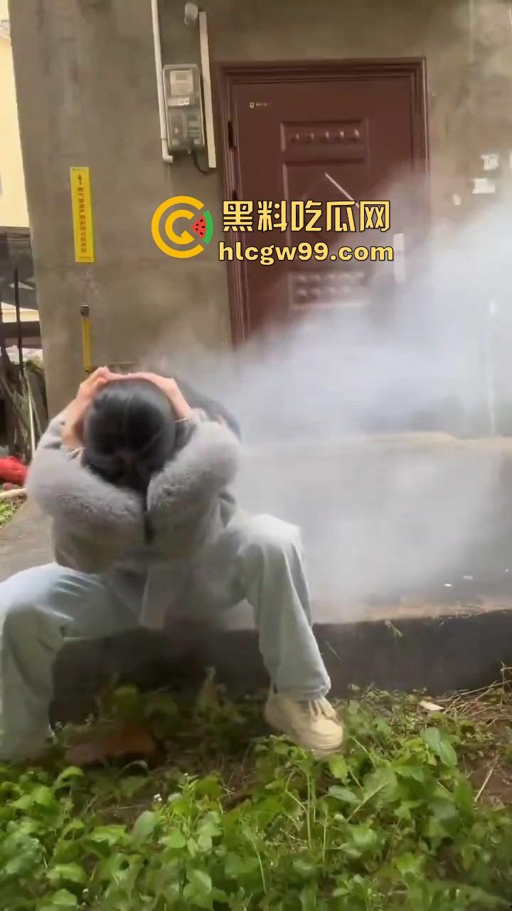 不是一家人,不进一家门!老公饭桌上点二踢脚炸饭桌,老婆家里放鞭炮炸逼治宫寒,夫妻俩比谁更硬核!-7