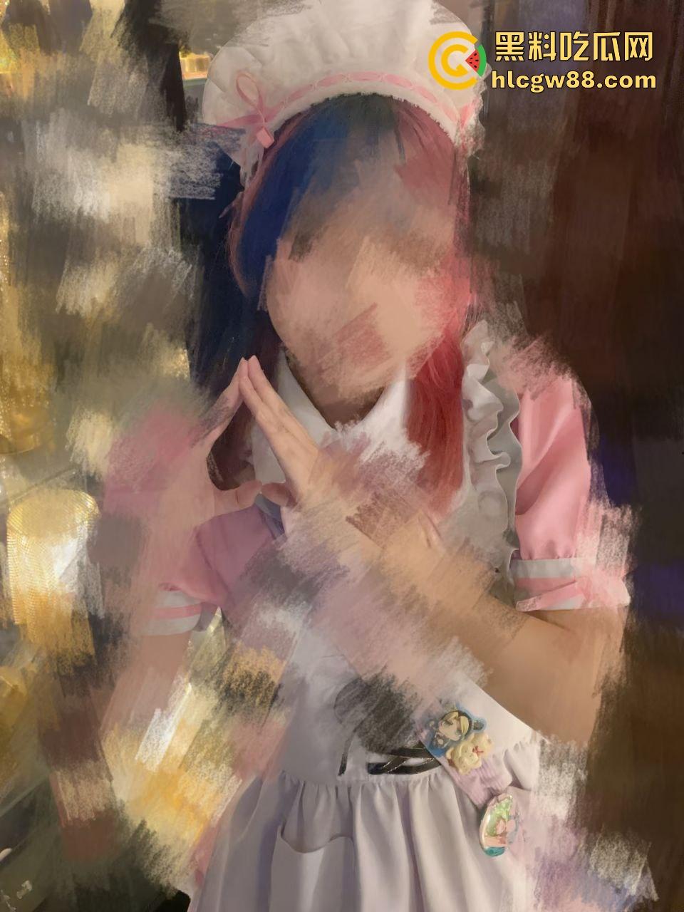 抖音反差嫩妹骚婊【相咕烧麦】化身洛丽塔女仆淫荡吃鸡,私人影院做爱无套内射白浆涌出!-5