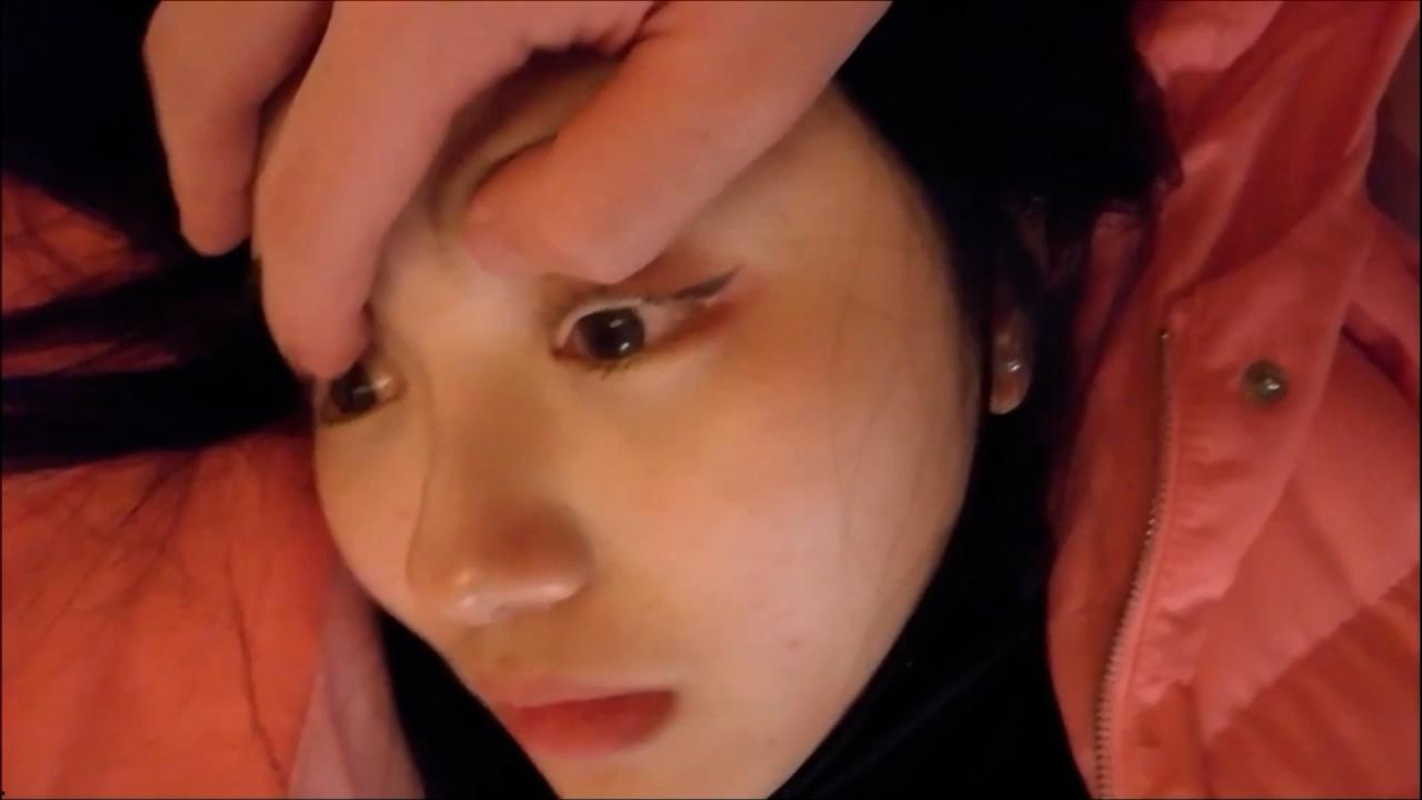 迷奸抖音上吊到的学生妹 太漂亮了 直接下药迷倒 粉嫩的小穴跟没开发过一样-5