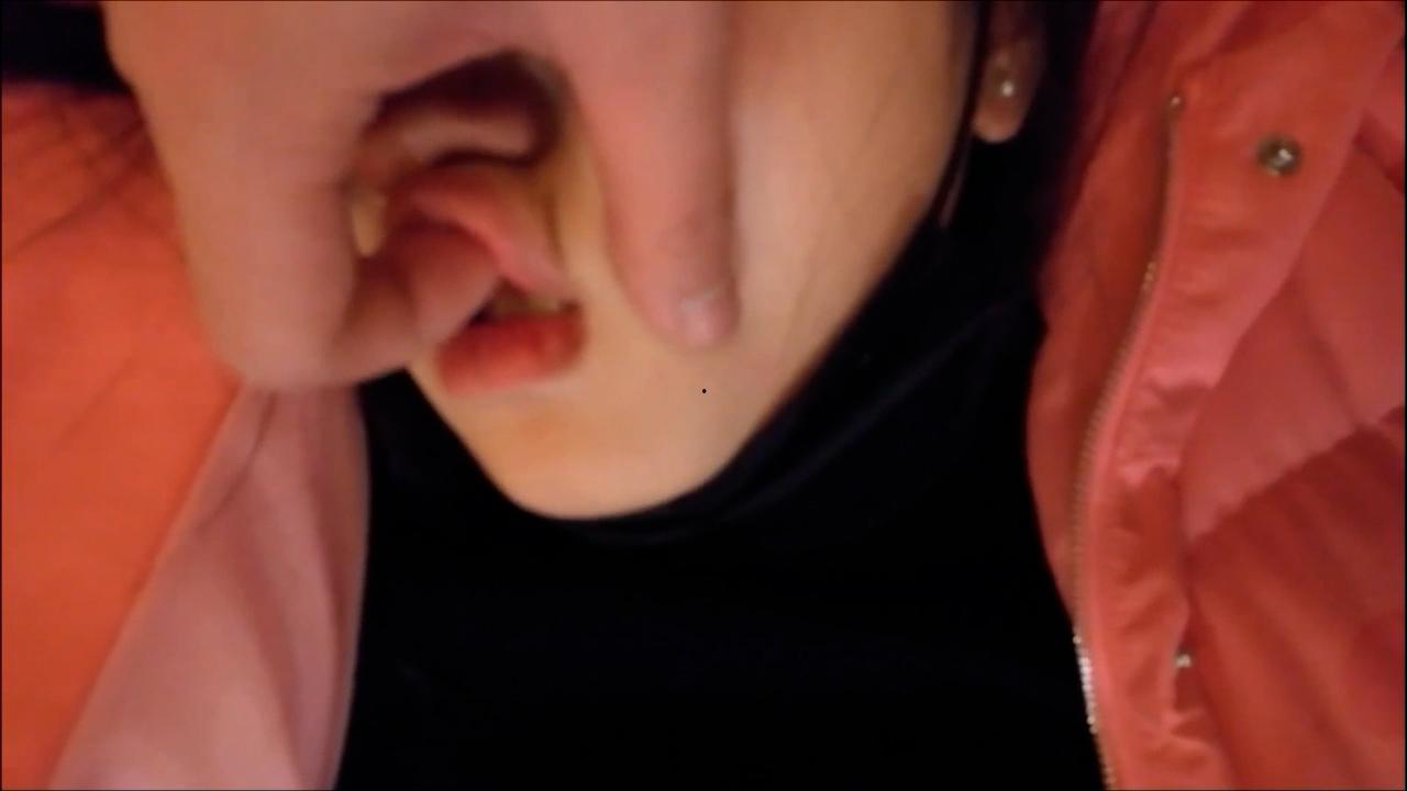 迷奸抖音上吊到的学生妹 太漂亮了 直接下药迷倒 粉嫩的小穴跟没开发过一样-6