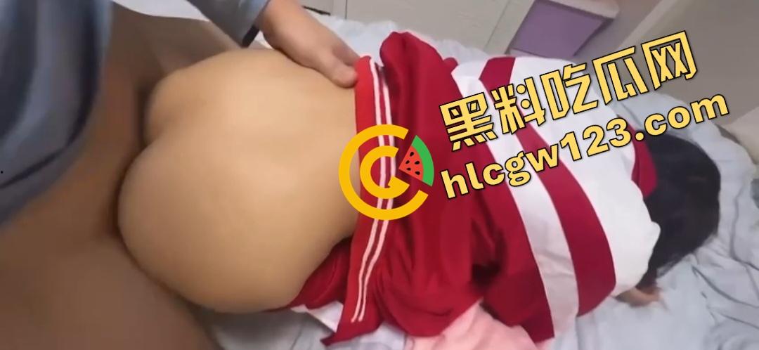 抖音【勾勾小公主】故意勾引校长破处，要求校长强行内射并且买奢侈品，不然发抖音曝光！-7