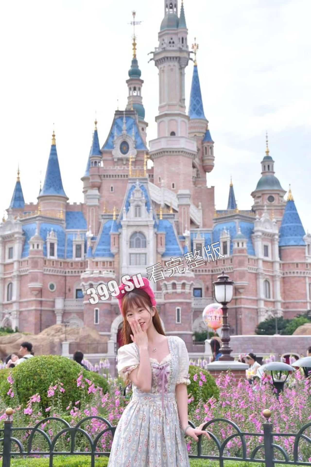 上海旅游高等专科学校 酒店管理专业 苏小萌 酒后跟炮友约炮3p 被男友发现带绿帽 直接爆出不雅视频-1