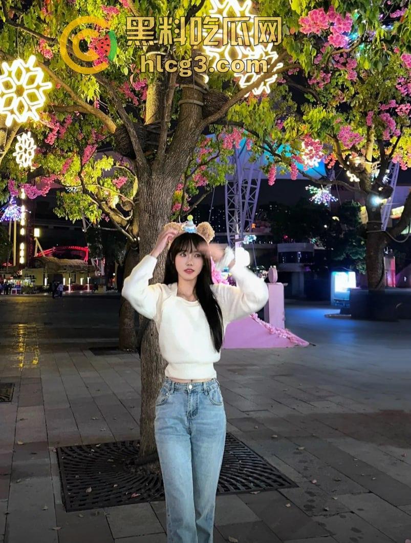 抖音主播『核爆肘子』直播遇到搞笑男大,说要看入学通知书?实则是入穴通知书!-2