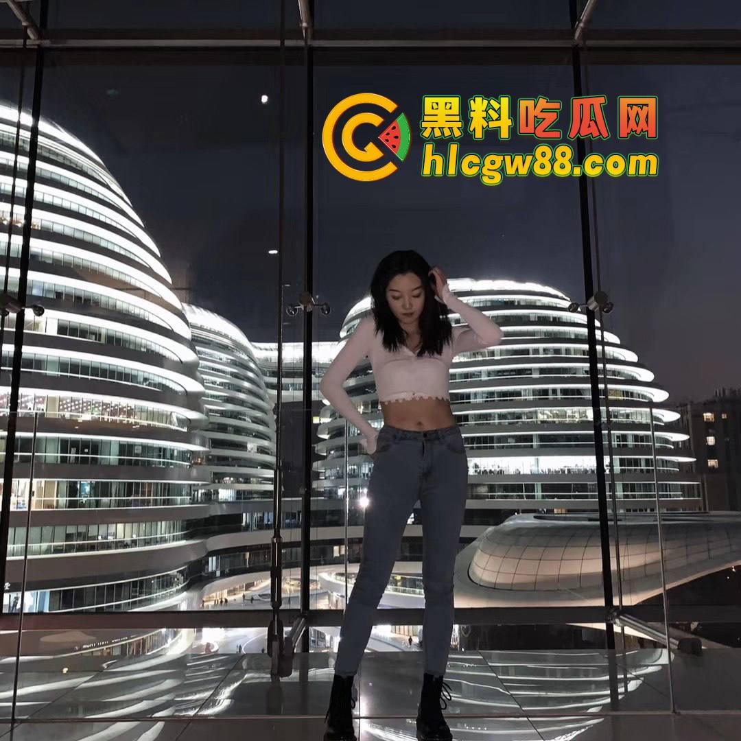 湖南『卢本伟』上垒巨乳御姐，肉感身材骚气奶浪声，嫩穴被操得痉挛喷水，爆操嫩穴身材太顶忍无可忍！-1