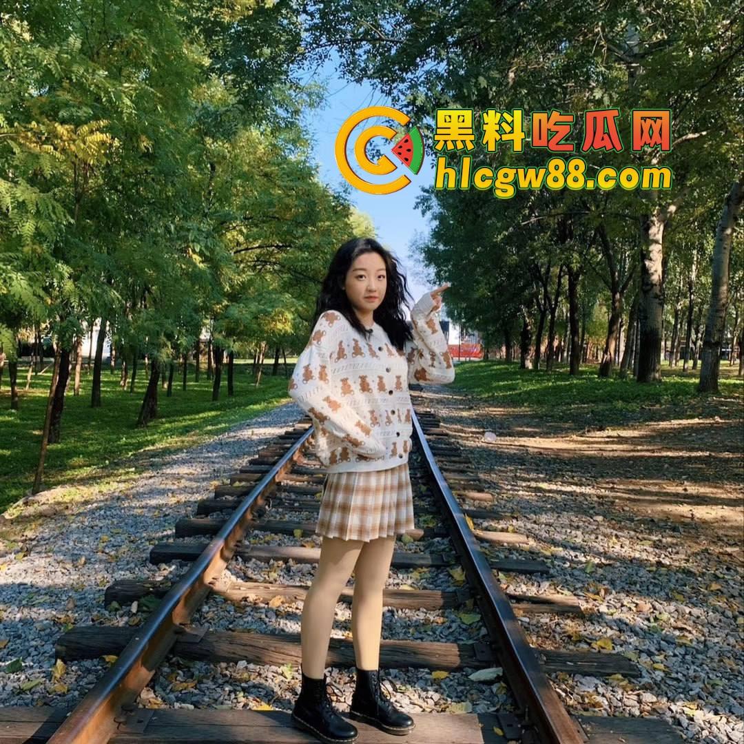 湖南『卢本伟』上垒巨乳御姐，肉感身材骚气奶浪声，嫩穴被操得痉挛喷水，爆操嫩穴身材太顶忍无可忍！-12