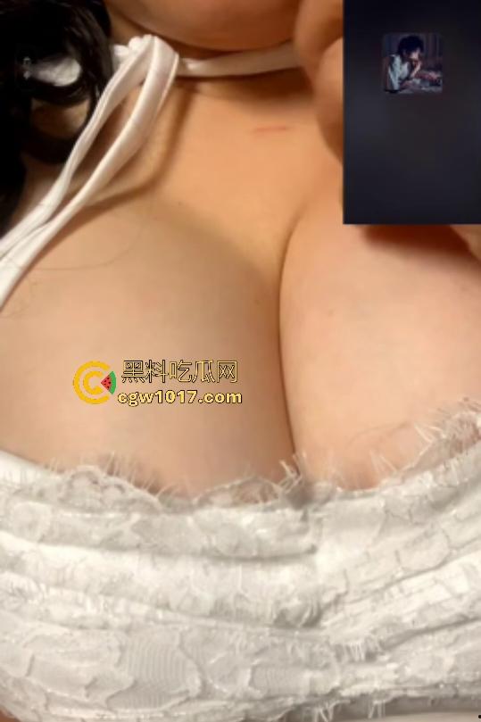 抖音斯文钢琴老师【乐尽奇妙】,白天教琴优雅端庄,晚上开双视角会议,翘屁股勾金主,不仅钢琴弹得好,跳舞也不错!-2