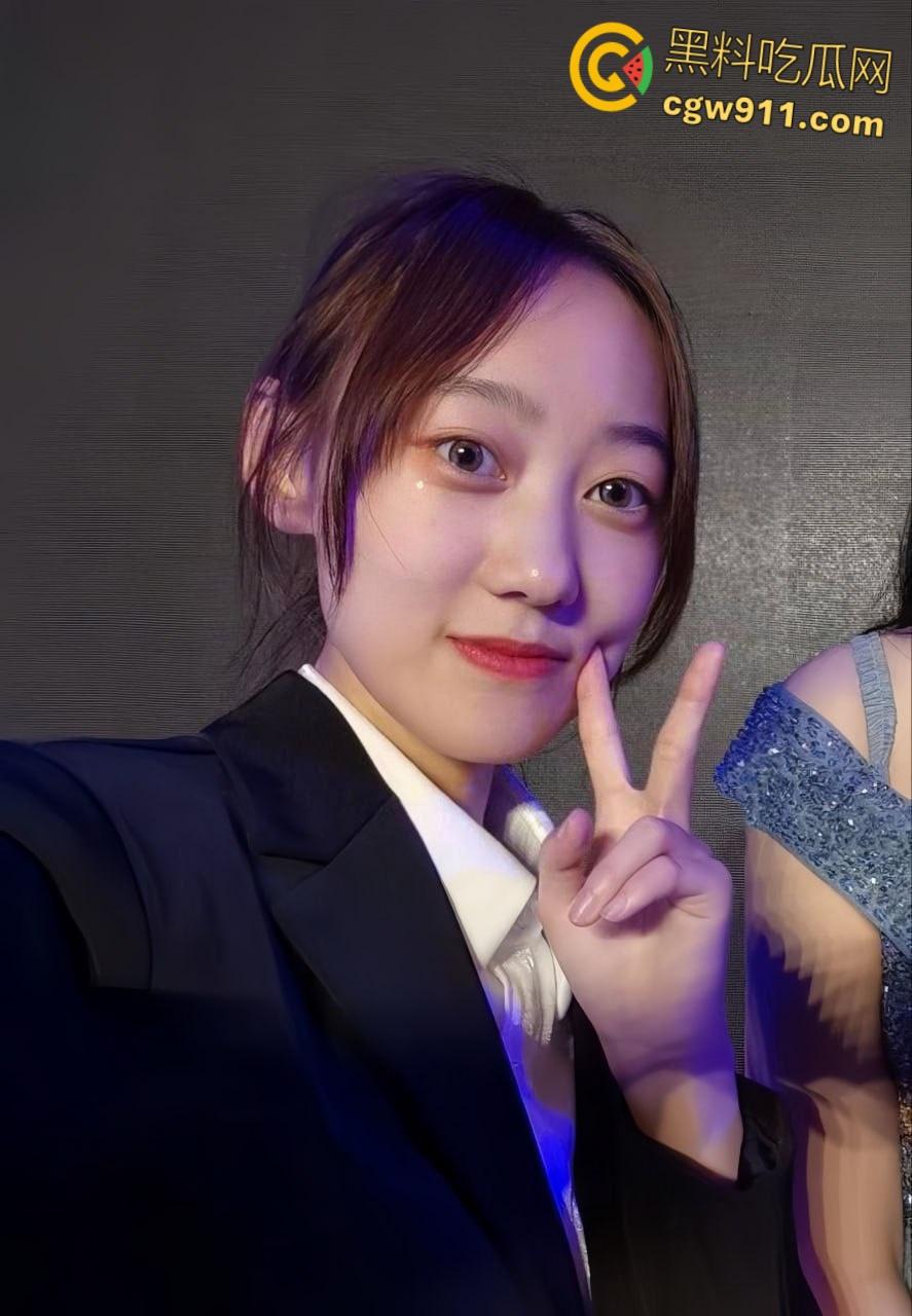 浙江大学嫩妹【宋雅曦】,清纯颜值私下却是爱口交的母狗,白嫩美乳娇小炮机,被男友骑乘疯狂打桩 !-2