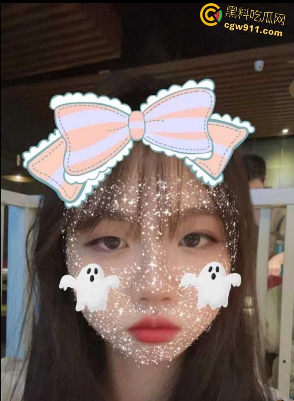 湖南农业大学反差母狗【王弈晴】，外表清纯巨乳嫩妹，私底下超级风骚，叫床声音十分好听，还喜欢口爆吞精！-1