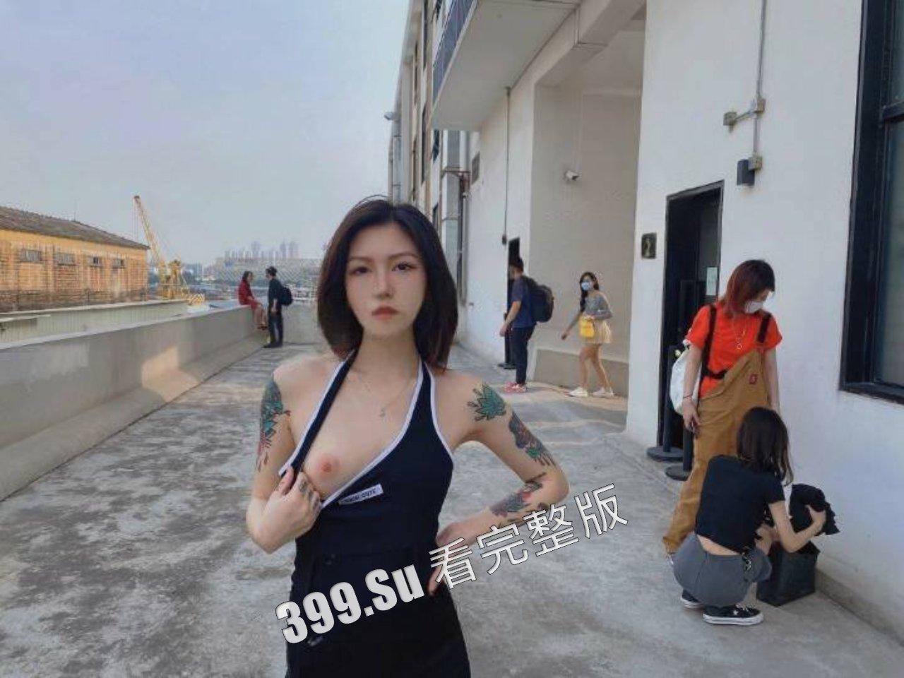 香港40岁辣妈“晒胸”成瘾,走遍公共场所拍120多张“裸照” 全网最全版本视图流出-4