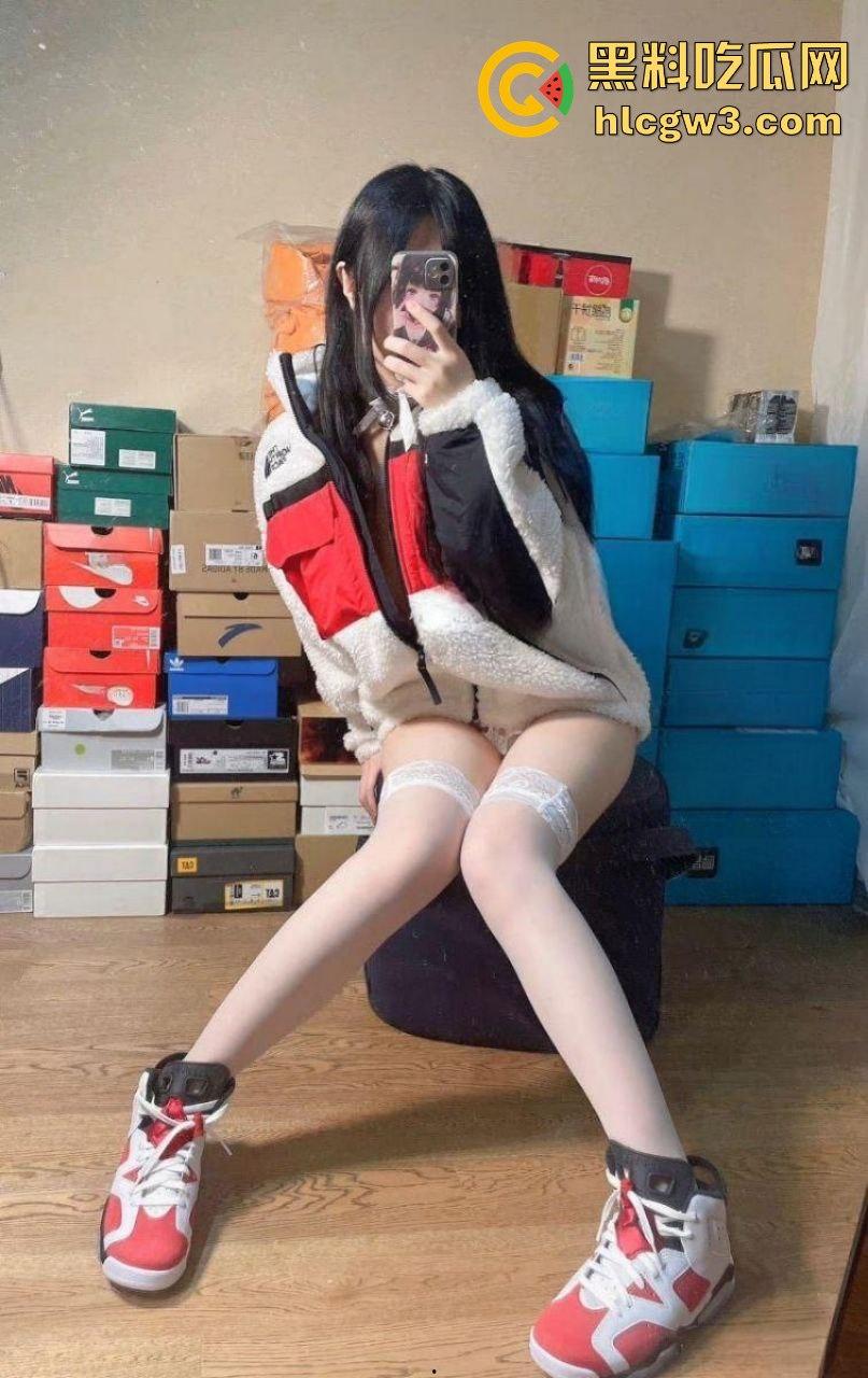 微博推特福利姬【暴力恐龙】露脸丝足大秀,被大哥拿下酒店爆操,女上位浪叫不止,卖福利照全为讨好大哥!-7