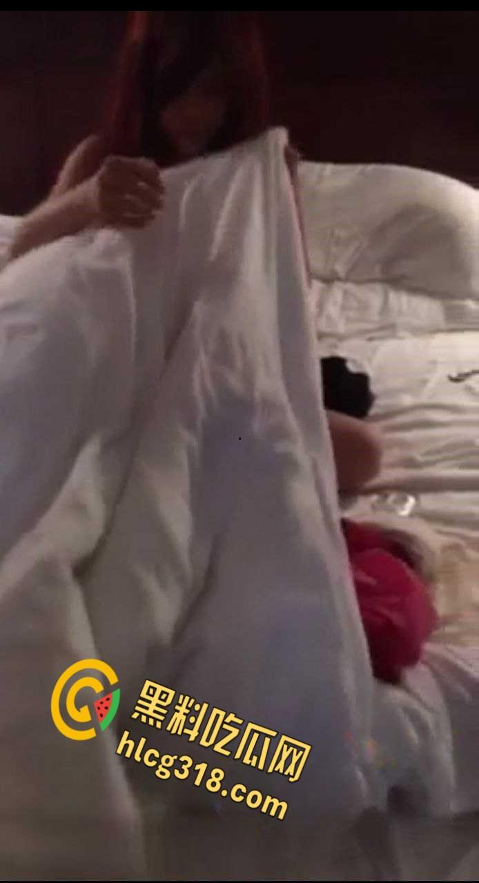 每日一抓泰国清纯巨乳学生妹,被原配堵在酒店抓奸床上,这样极品的奶子谁看了不迷糊 !-3