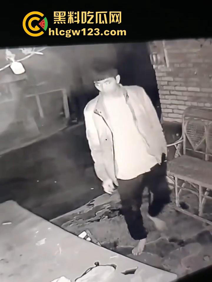 恐怖真实鬼上身 监控拍下可怕全过程 口撕活鸡只喝血吃鸡头 全身抽搐痉挛 最后找法师驱邪！-5