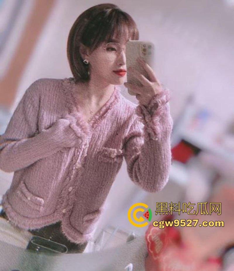 广东大奶人妻【刘雅雯】为升职被领导潜规则,cos兔女郎深喉口交,骑乘狂扭马达腰,后入打桩翘臀迎合!-2