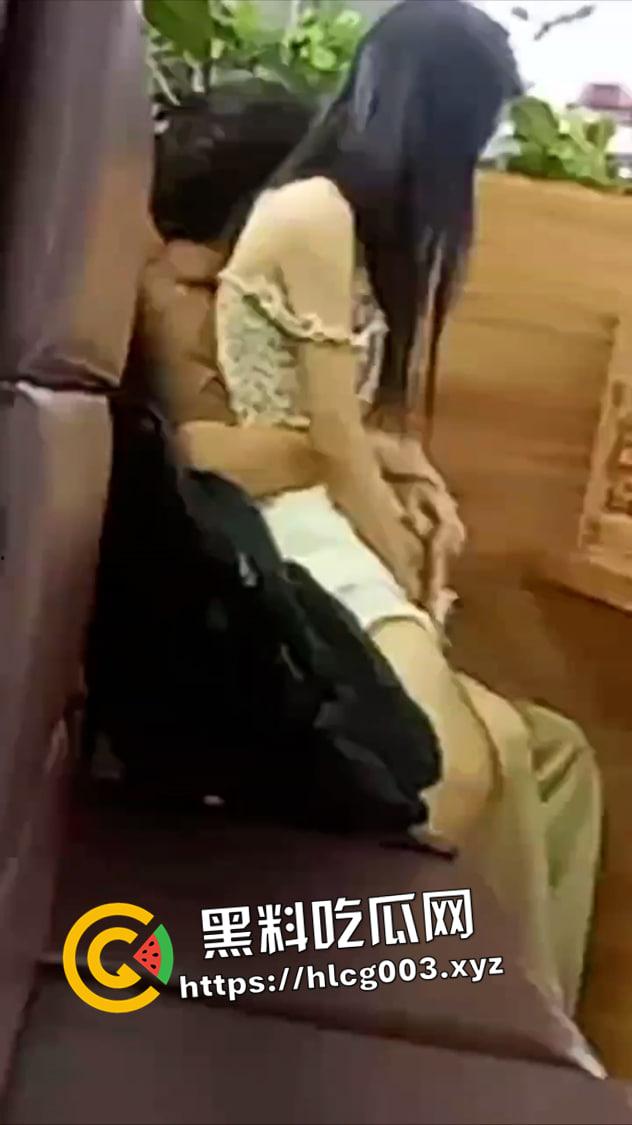 广州华商学院大瓜!情侣餐厅开搞 观音坐莲直顶花心 年轻人就这么饥渴吗 都不舍得去开房-1