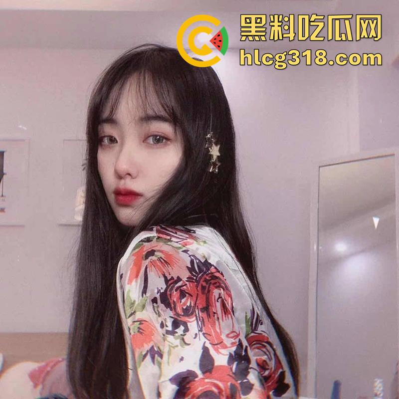 长春吉大女神李婷，长腿翘臀身材极品，脚踏多条船背着男友，约炮富二代性爱自拍被曝光！-1