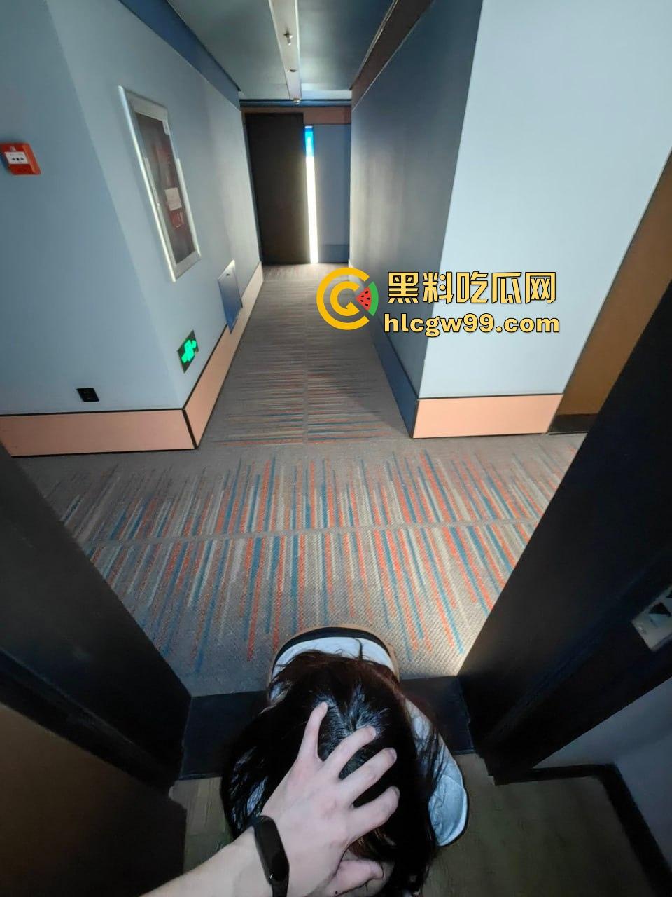 在校男大第二弹，男大生调教界教父，专攻女大学生和年轻女教师，一个月换一个，堪称约啪界劳模！-27