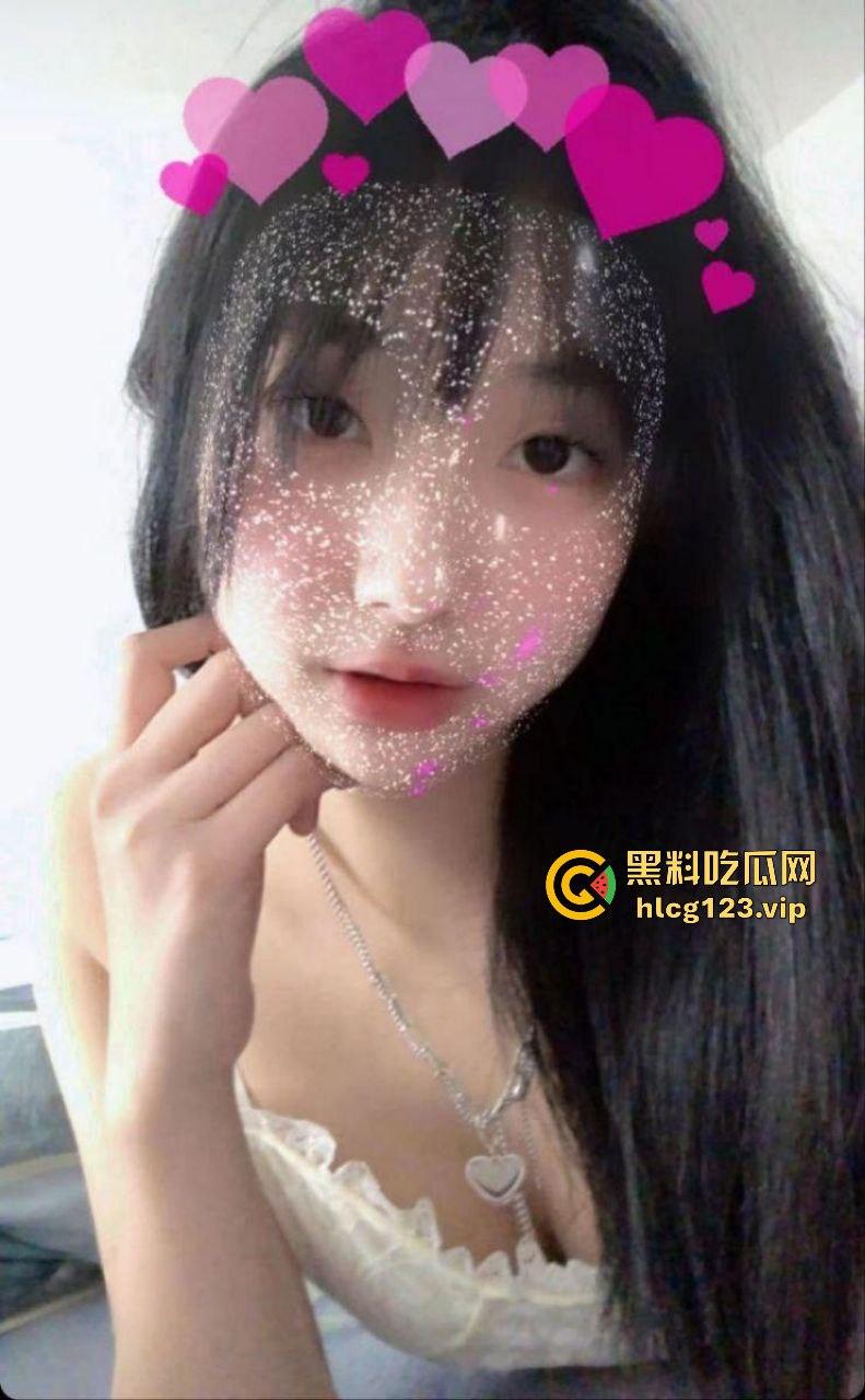 武大极品校花【董琪琪】不幸被渣男泄密,清纯外表下藏着啥?毛都剃得干干净净!-2