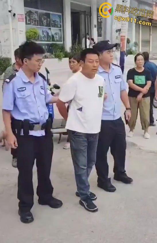 海南小仙女远嫁河南,遭家暴男拿刀砍,抖音曝光血腥婚姻噩梦,离婚前被虐到鼻青脸肿,报警求生!-2