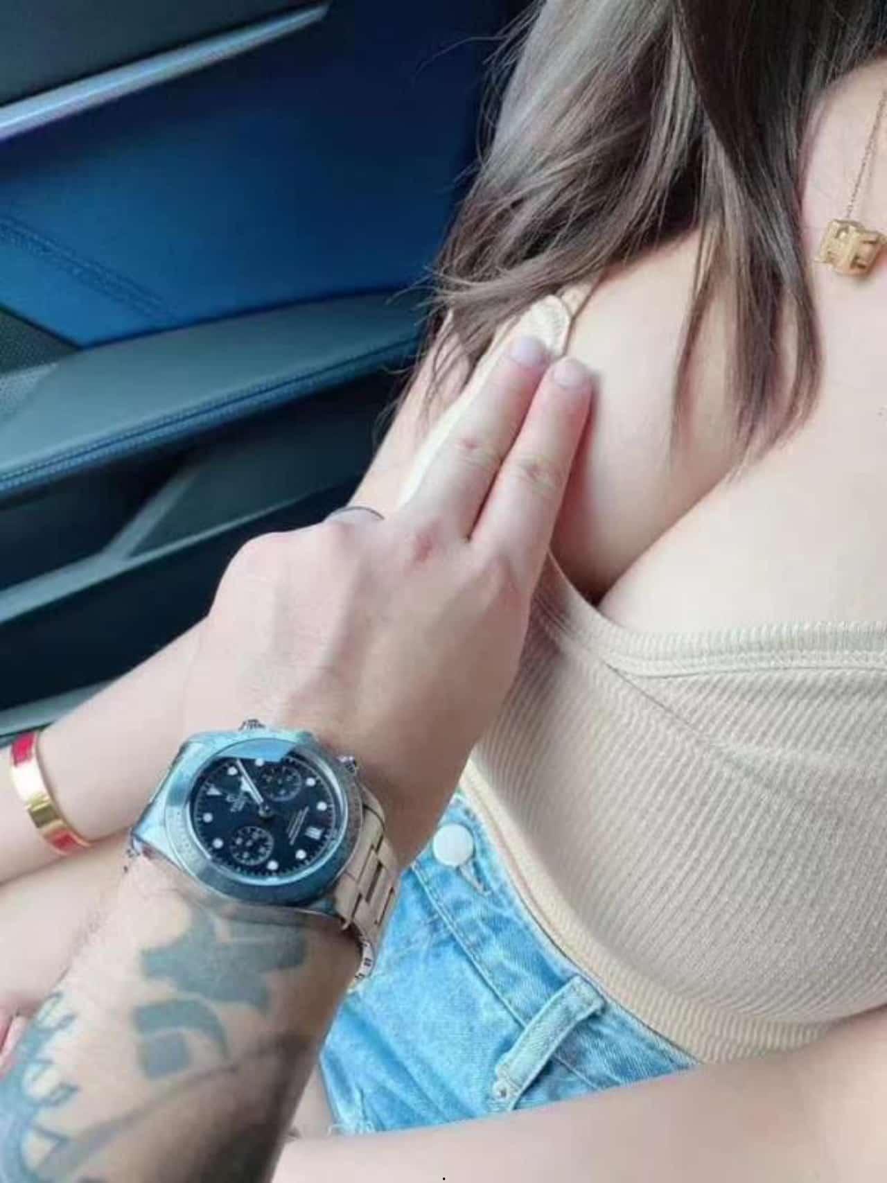 M娅--身材顶爆,巨乳超S曲线,男人梦寐欲求的女人。人间尤物,魔鬼身材!令男性血脉喷张的完美娇躯扭动起来,完全就是抵挡不住的惊人诱惑66p 67v合集-51