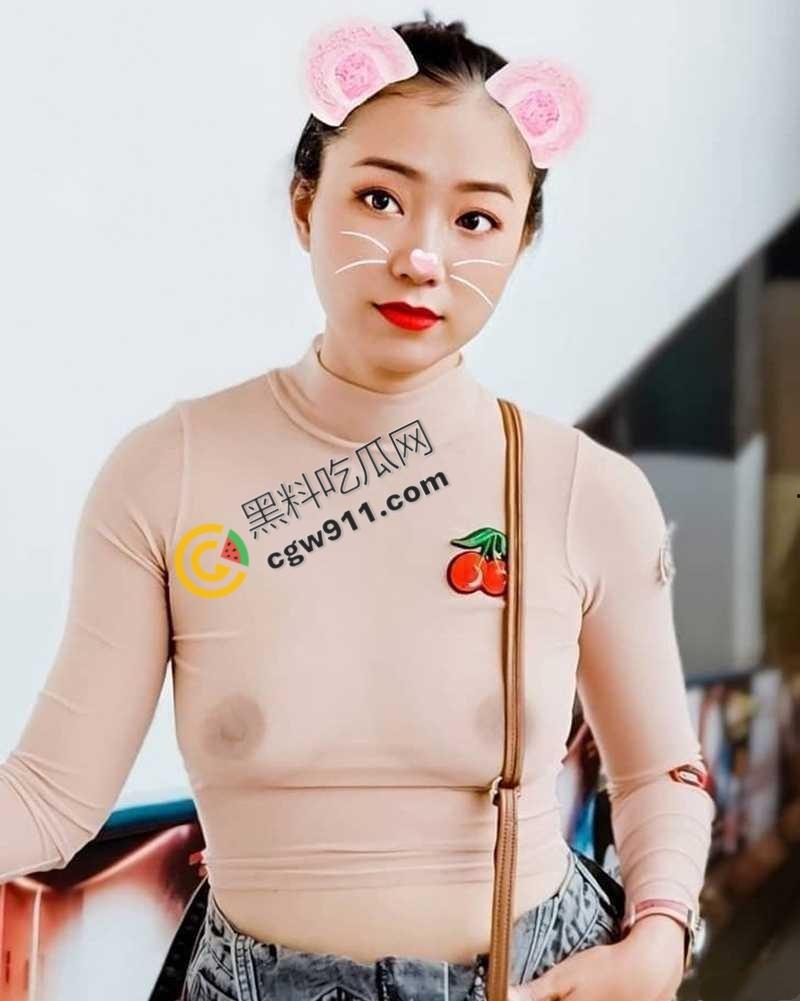 湖南人妻【黄小桃】的大胆暴露挑逗!真空逛街,夹着肛塞大胆露穴,寻求刺激后被爆操-5