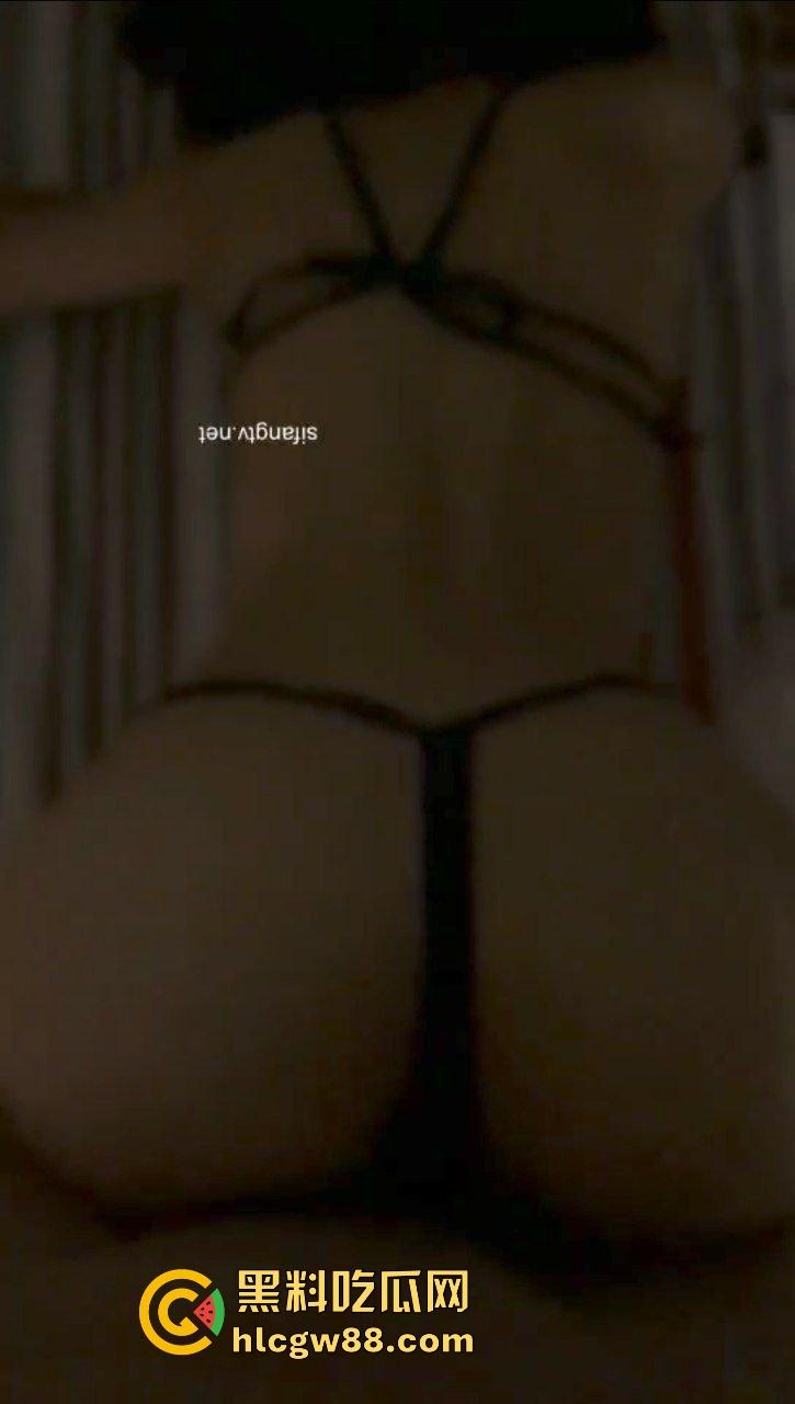 抖音四川美院反差御姐骚鸡【发财XlU】顶级炮台被大哥SM抽打屁股,情趣内衣无套后入!-7