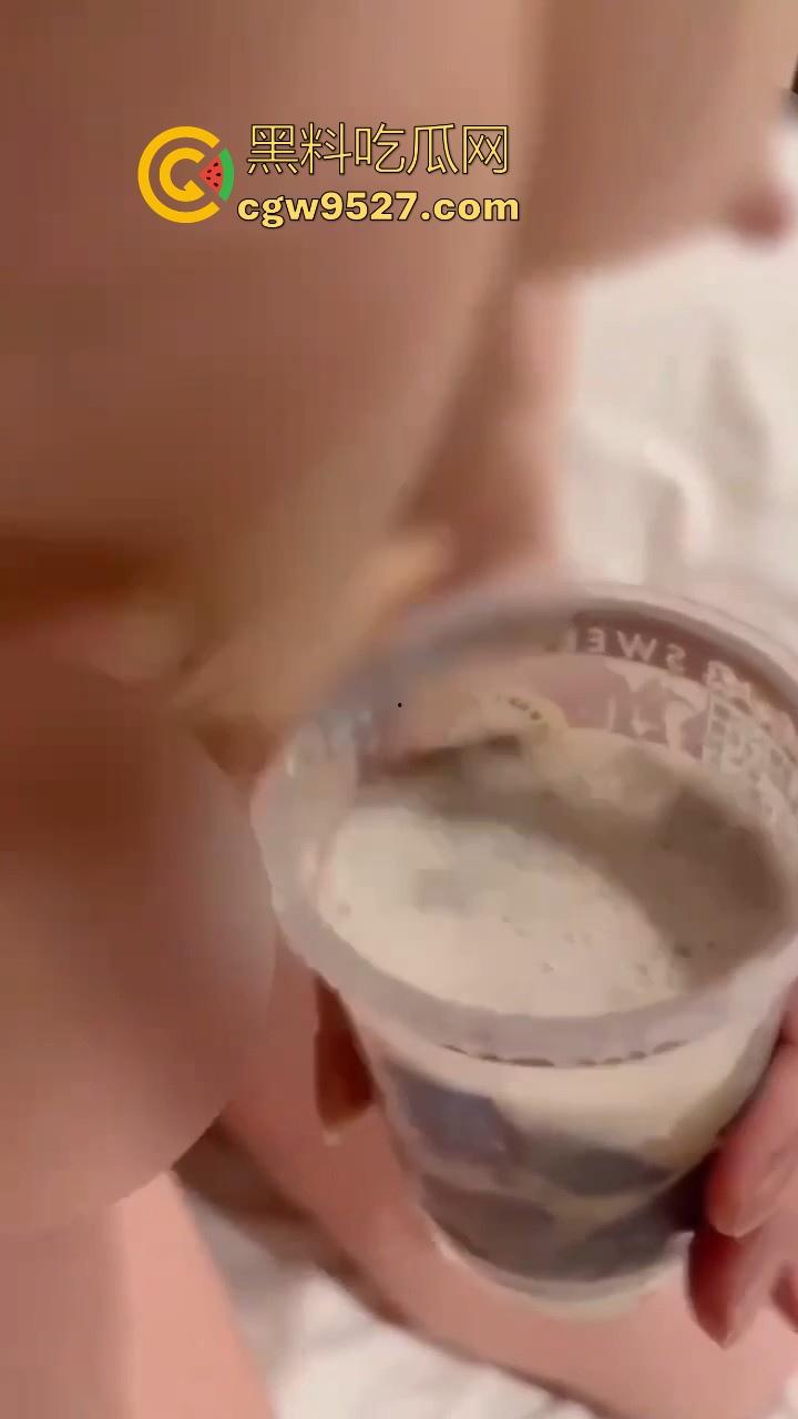 约炮刚孕期结束的大奶炮友,刚生完孩子就是好操很多,事后还贴心给我来了一杯人妻母乳咖啡,这奶真甜啊!-5