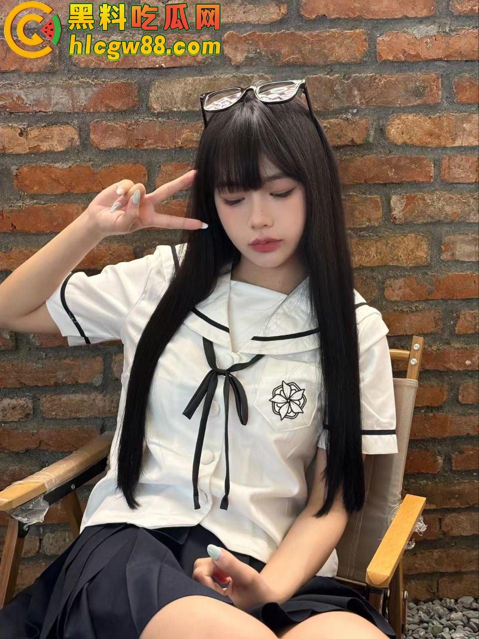 西安培华技术学院『韩粱妮』电竞房开干,闺蜜OB拍摄,双人鸡战激情四射,三人战就差她一起上了!-4