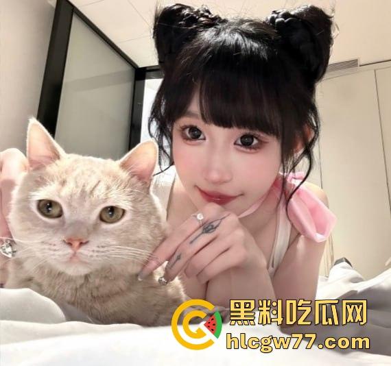 抖音235万粉网红【超蓝布萝莉】定制露脸性感私拍 冰肌玉骨勾人心神 清纯颜值唯美至极!-9