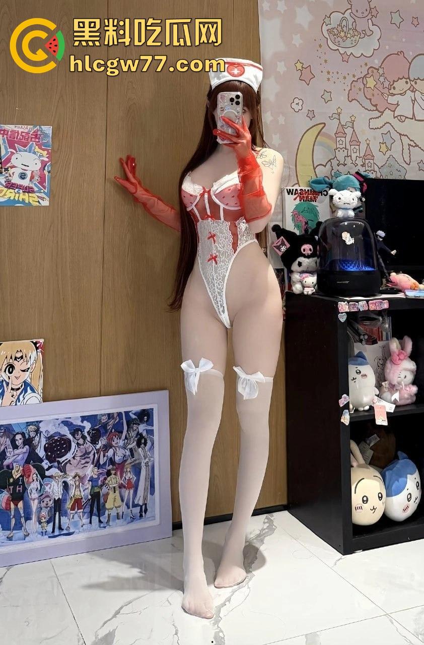 抖音235万粉网红【超蓝布萝莉】定制露脸性感私拍 冰肌玉骨勾人心神 清纯颜值唯美至极!-15