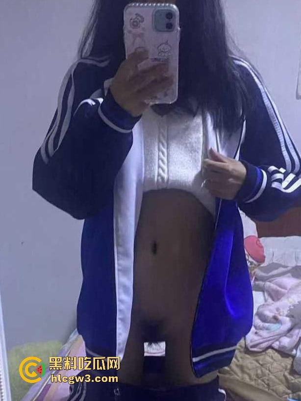 四川资阳高级职业中学的【彭万珊】情窦初开的年纪竟然在网上大玩露骨套路 发骚裸照引爆全网!-10