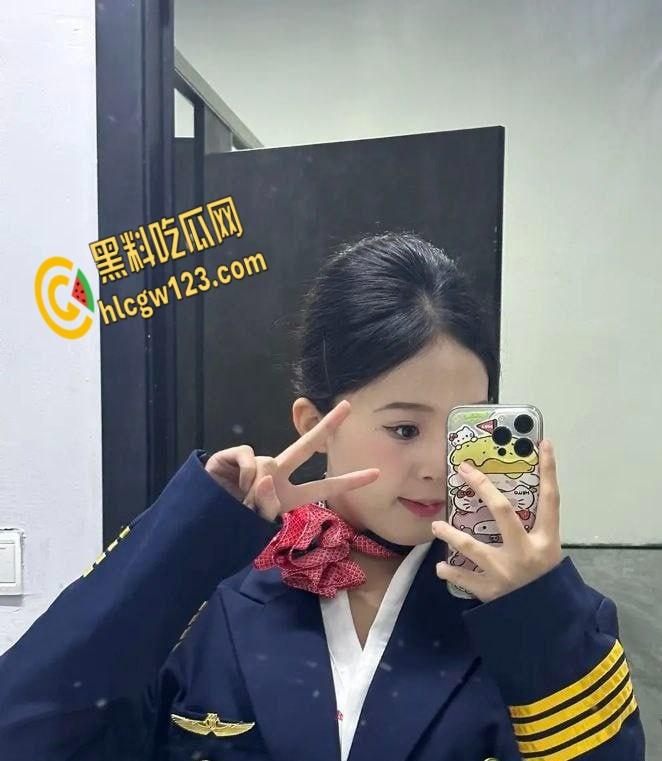 广州民航嫩妹【贾明爽】,清纯校花变金主玩物,娇喘淫叫还说爸爸内射我 !-4