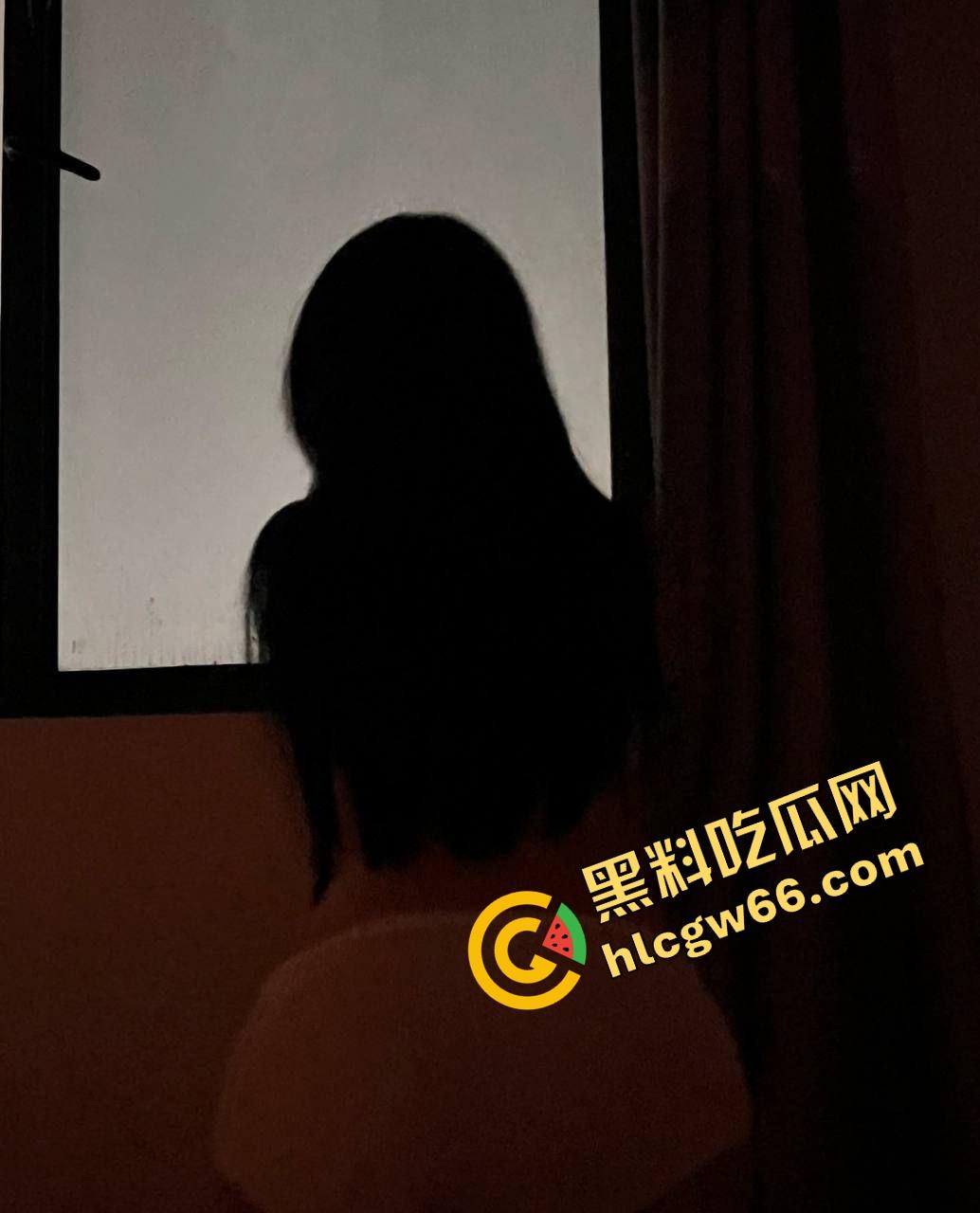 成都理工大二骚货『李娜娜』啪啪自拍流出,极品御姐身材太顶,黑丝高跟玩COS被操成狗,一晚八发全干吐!-24