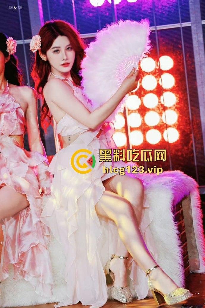 SNH48刘倩倩猛料曝光!三大女团成员互撕出轨,女同不雅视频流出,全是万里挑一的美女乱搞!-37