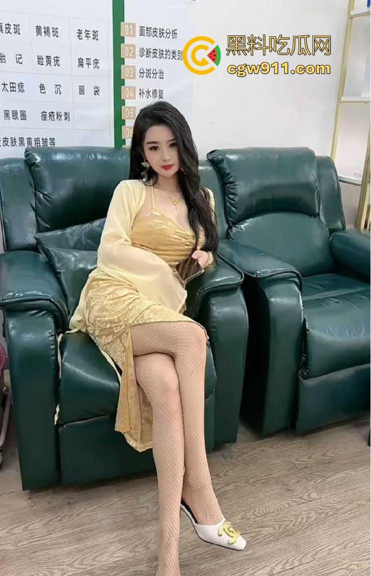 抖音熟女网红【未姨】榜一定制福利视频曝光,大嫂级熟女御姐,性感黑丝情趣内衣,自慰骚穴白浆四溢!-3