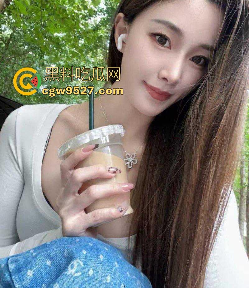 南通崇川区尊龙KTV,超高颜值极品御姐陪酒女,3000包夜口交服务,瓜友们评价一下这身材服务值不值!-6