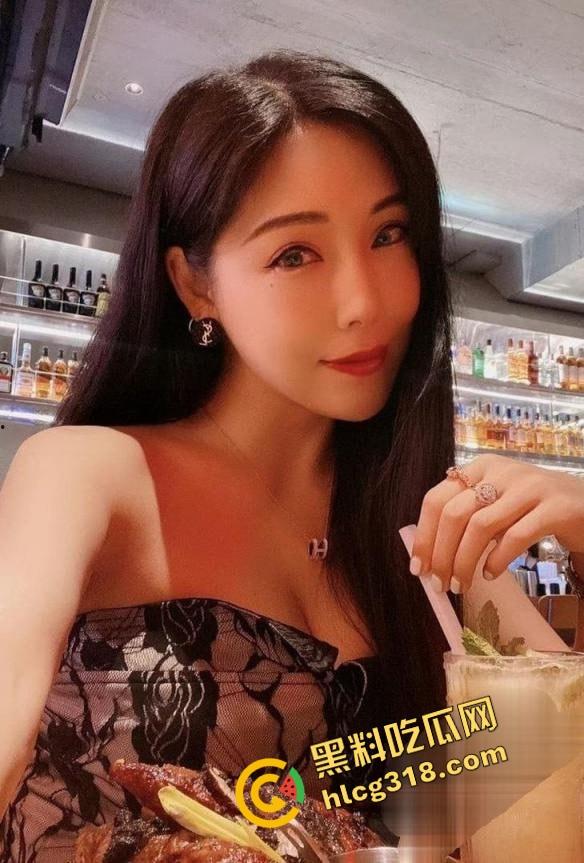 广东轻工女大学生『王旭瑶』打飞机像技师,这手到底摸过多少根?男友都招架不住,大学到底教了她什么?-1