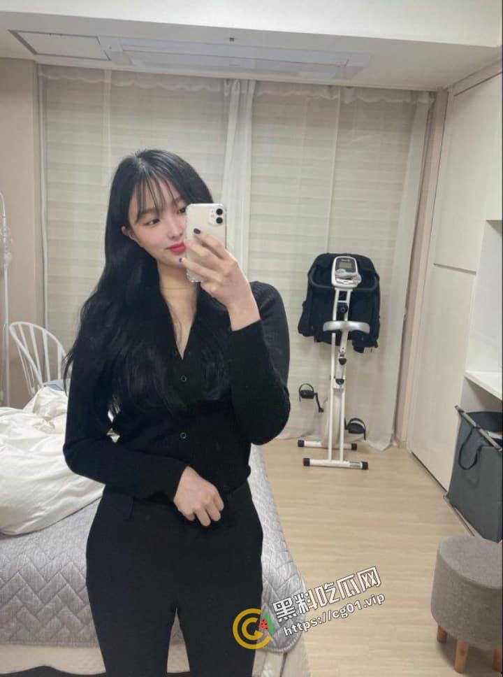 南韩气质空姐 和前男友用facetime 1对1隔着视频自慰一起高潮 遭渣男友录屏 因手机遗失不雅视频流出-6