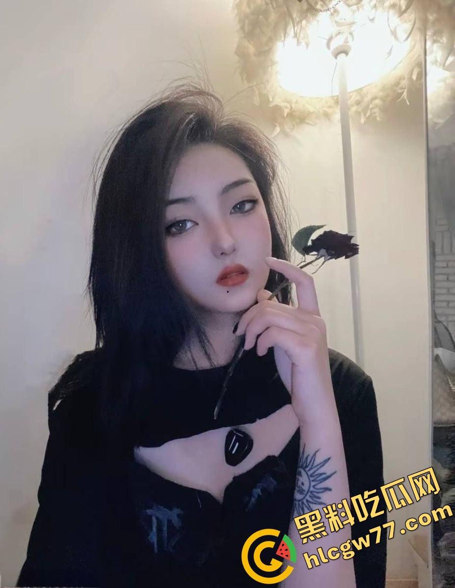 西安冰山女神『赵娜』外表清冷,床上喷白浆叫到破音,福利姬身份曝光,骚得会员脑溢血!-5