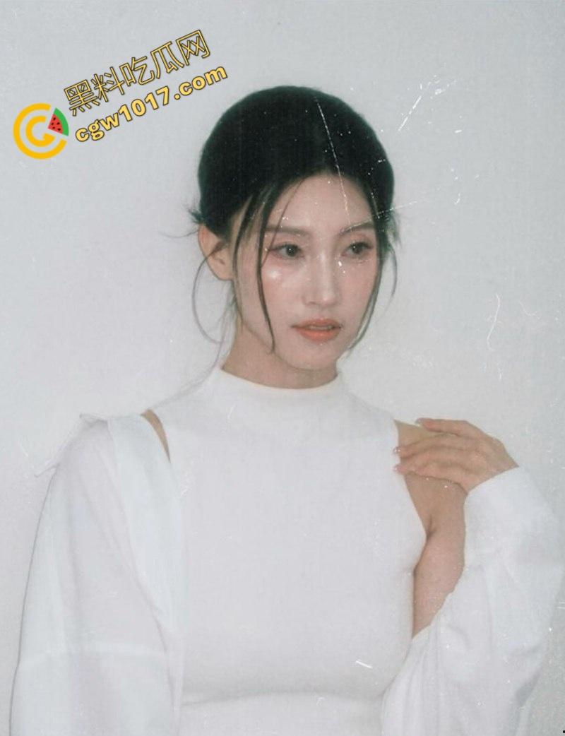 广东舞蹈老师【孙忆梦】万圣节惊爆!女神被秘密调教,全裸舔屌舔肛,摇奶颜射,尽显小母狗风骚!-15