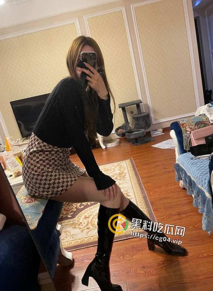 曝光绿茶！ 齐齐哈尔人刘文琪 同居一年榨干数十万 转头就寻新欢 破鞋一个 变态性癖做爱视频被男友曝光-8