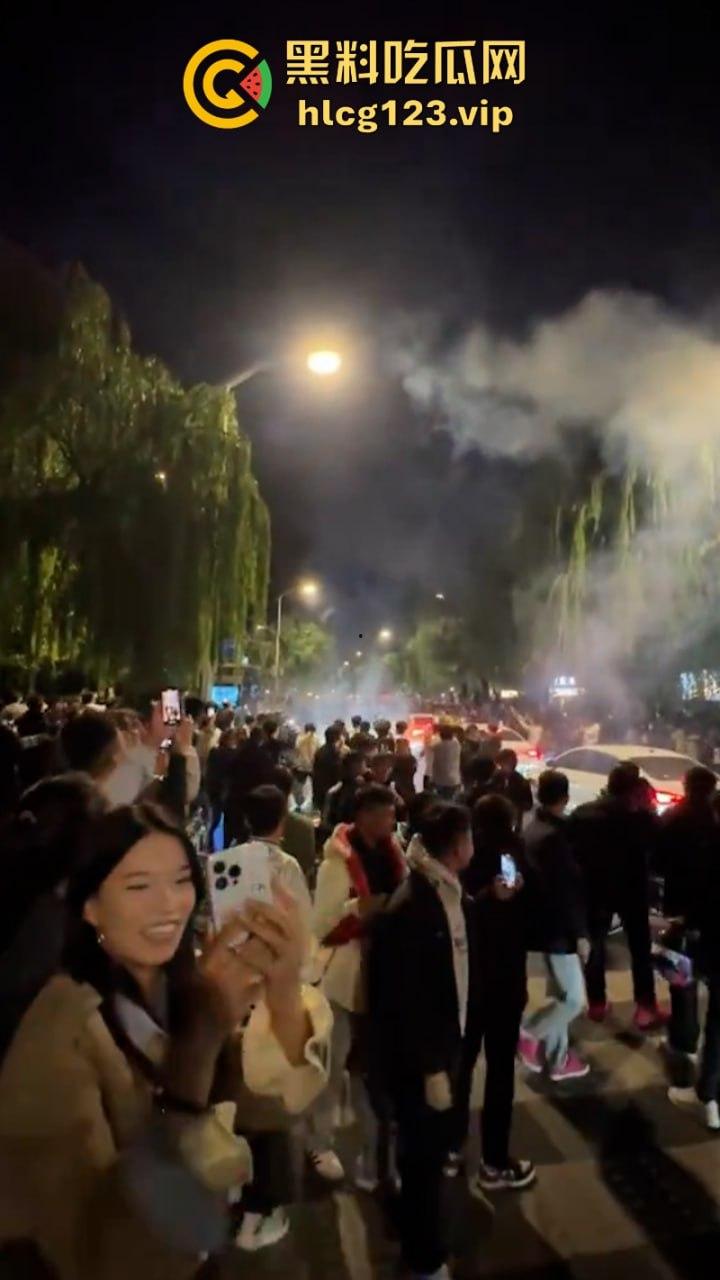 欠收拾！鬼火少年济南闹市区炸街 飙车放火 大街蹦迪 人还是不能吃得太饱！-5