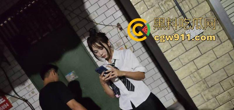 广西夜市惊现高质量站街女,年轻又漂亮,极品身材,00后妹子150块10分钟,性价比高到老表们乐开花!-5